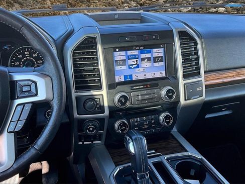 Used 2018 Ford F150 Lariat w/ Equipment Group 502A Luxury image 6