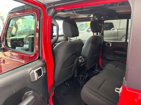 Used 2019 Jeep Wrangler Unlimited Sport S AWD/4WD image 13