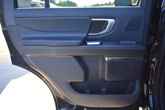 Used 2025 Ford Expedition Platinum w/ Stealth Performance Package AWD/4WD image 40