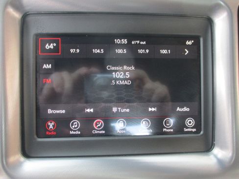 Used 2021 Dodge Challenger SXT RWD image 13