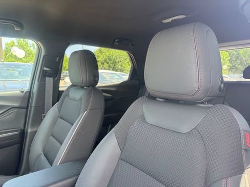 Used 2023 Chevrolet TrailBlazer RS w/ Convenience Package FWD image 11