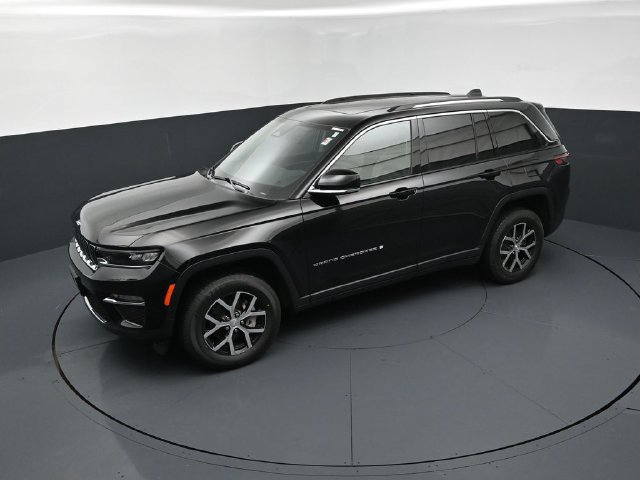 Used 2023 Jeep Grand Cherokee Limited w/ Trailer Tow Prep Group (B) AWD/4WD image 14