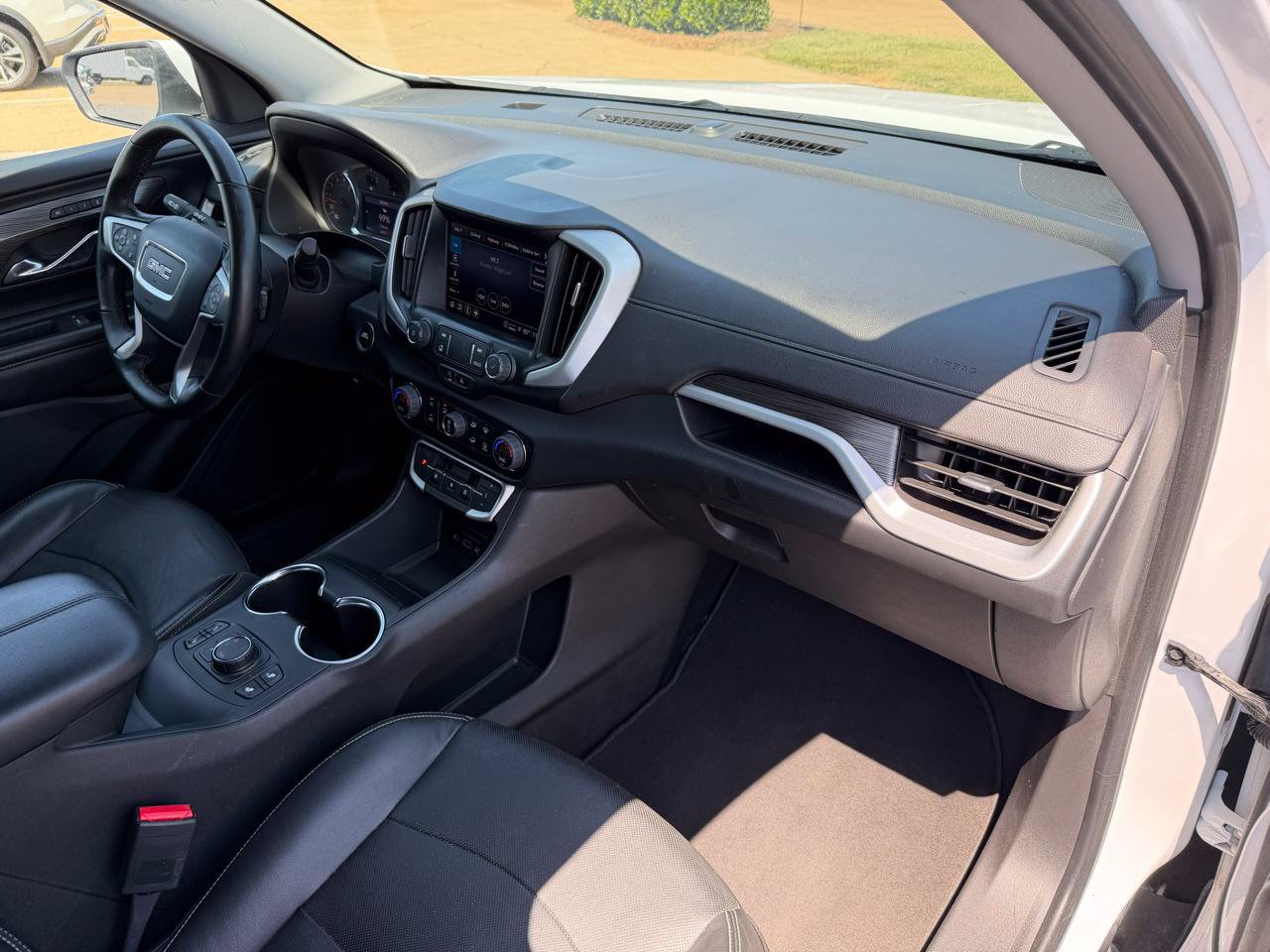 Used 2023 GMC Terrain SLT AWD/4WD image 14