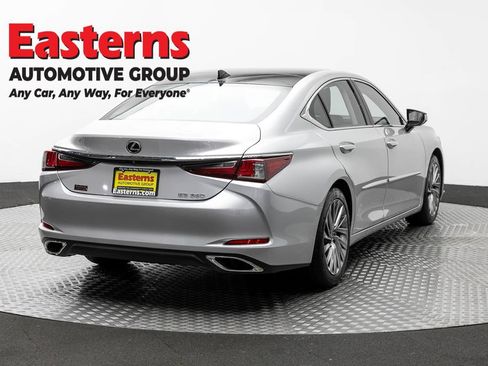 Used 2019 Lexus ES 350 Ultra Luxury w/ Accessory Package FWD image 5