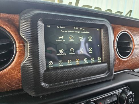 Used 2023 Jeep Gladiator Sport image 43