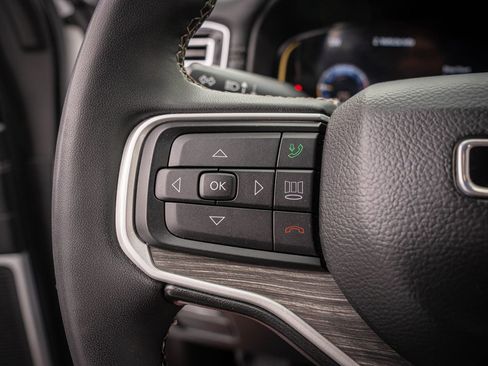 Used 2023 Jeep Wagoneer Series III w/ Preferred Equipment Group image 18