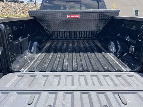 Used 2025 Chevrolet Colorado Z71 AWD/4WD image 28