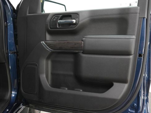 Used 2022 Chevrolet Silverado 1500 LTZ w/ Safety Package II AWD/4WD image 11