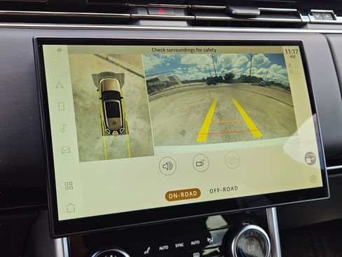 Used 2023 Land Rover Range Rover Long Wheelbase SE AWD/4WD image 16