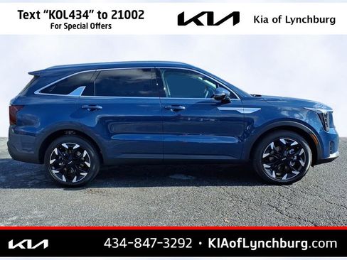 New 2026 Kia Sorento EX w/ EX Premium Package FWD image 3