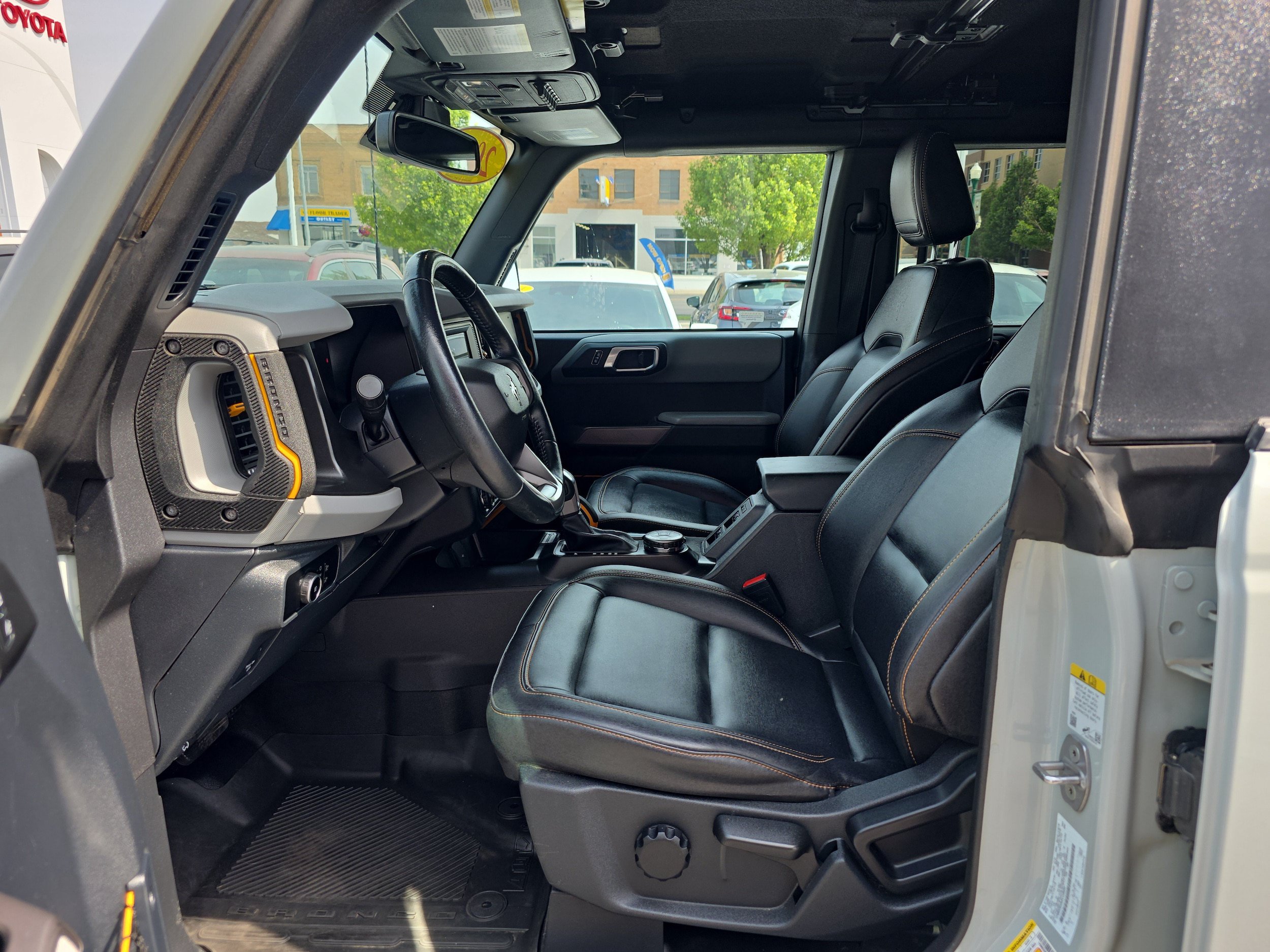 Used 2023 Ford Bronco Badlands AWD/4WD image 2