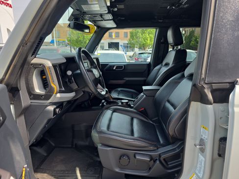 Used 2023 Ford Bronco Badlands AWD/4WD image 2