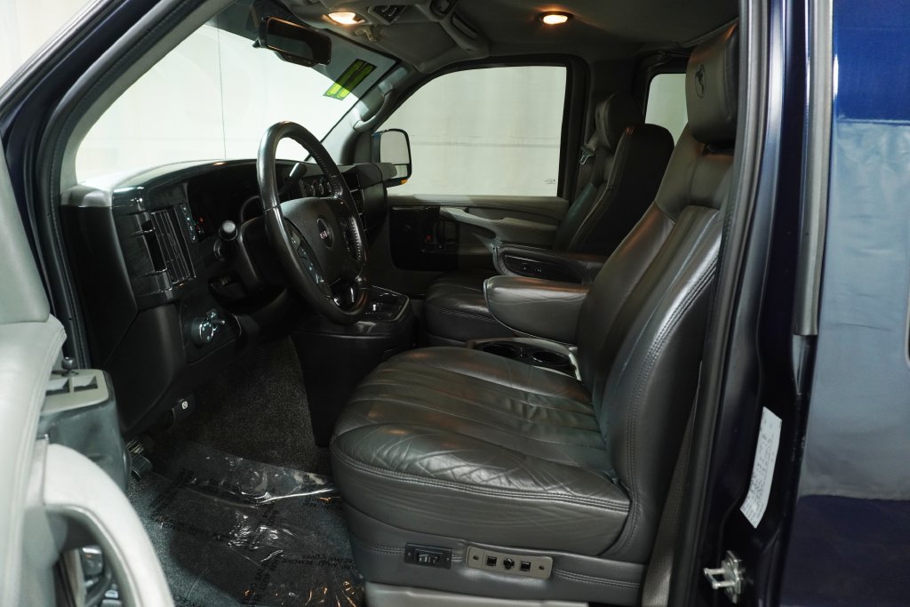 Used 2011 GMC Savana 1500 LT w/ LT Preferred Equipment Group AWD/4WD image 11