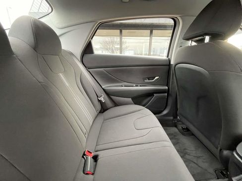 Used 2024 Hyundai Elantra Blue image 20