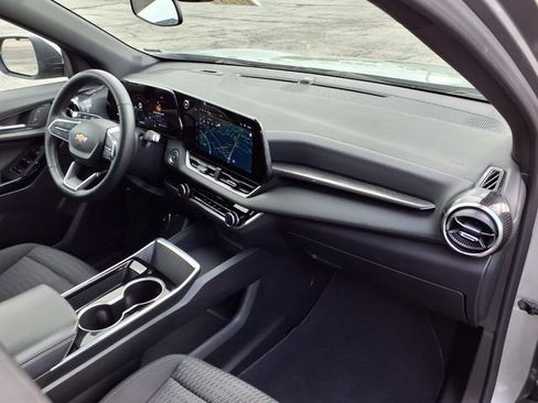 Used 2025 Chevrolet Equinox LT FWD image 75