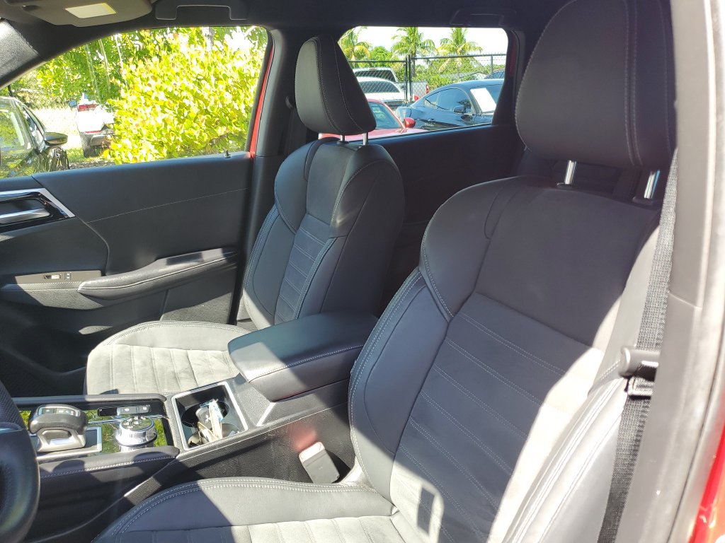 Used 2023 Mitsubishi Outlander SE Black Edition FWD image 19