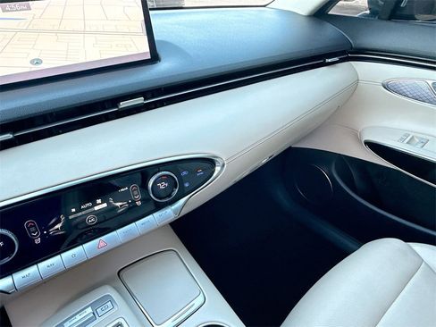 Used 2023 Genesis GV70 2.5T image 24