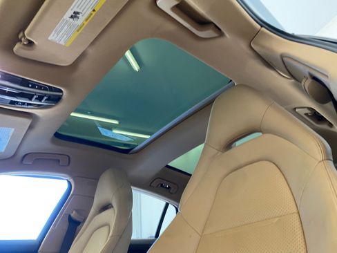 Used 2020 Porsche Panamera 4S w/ Premium Package image 15