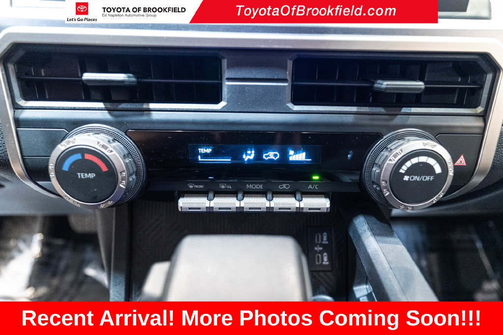 Used 2025 Toyota 4Runner SR5 AWD/4WD image 25