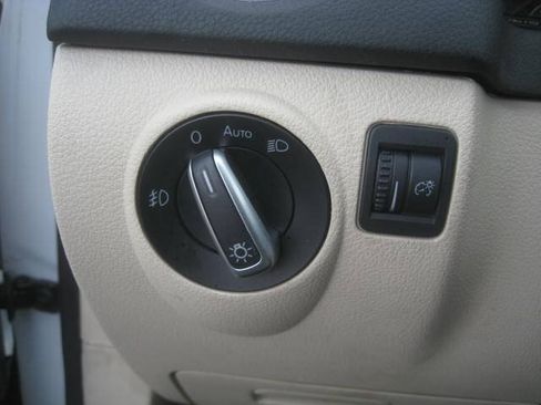 Used 2013 Volkswagen Tiguan S AWD/4WD image 27