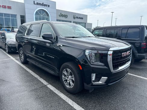 Used 2023 GMC Yukon XL SLE RWD image 2