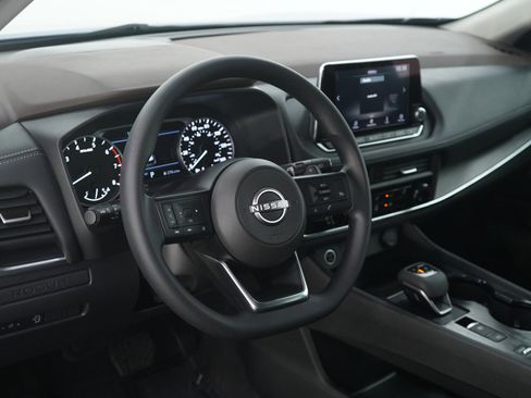 Used 2023 Nissan Rogue S image 20