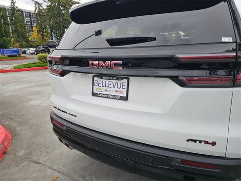 Used 2025 GMC Acadia AT4 w/ Super Cruise Package image 15