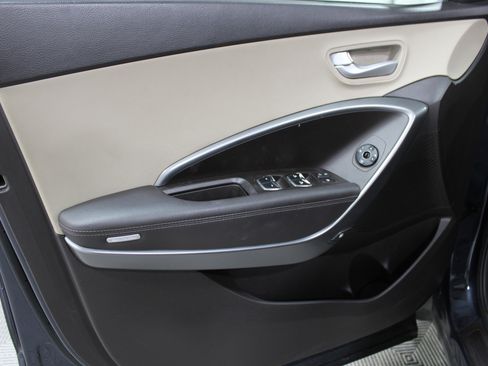 Used 2018 Hyundai Santa Fe Sport w/ 2.4L Value Package 02 FWD image 5
