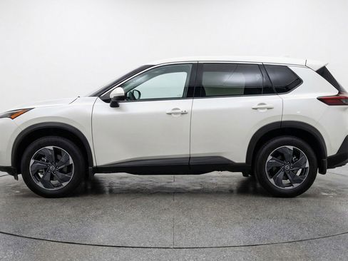 Used 2025 Nissan Rogue SV image 5
