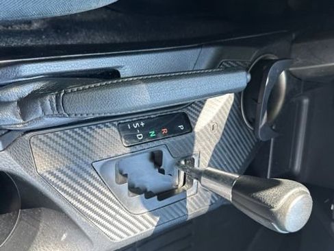 Used 2015 Toyota RAV4 LE FWD image 34