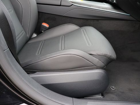 New 2026 Mercedes-Benz E 53 AMG e 4MATIC Sedan image 13