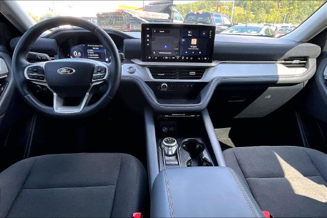 Used 2025 Ford Explorer Active RWD image 14