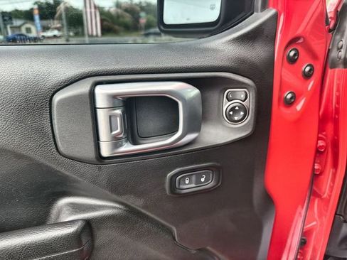 Used 2023 Jeep Gladiator Mojave w/ LED Lighting Group AWD/4WD image 22