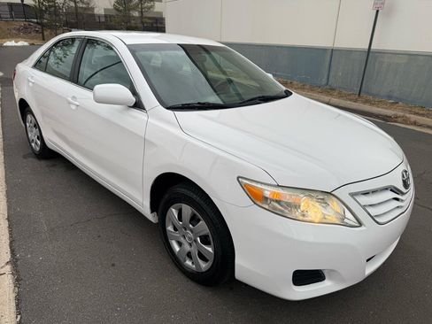 Used 2010 Toyota Camry image 12