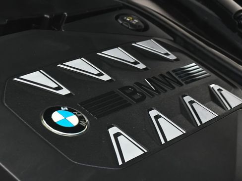 Used 2023 BMW 760i xDrive AWD/4WD image 74