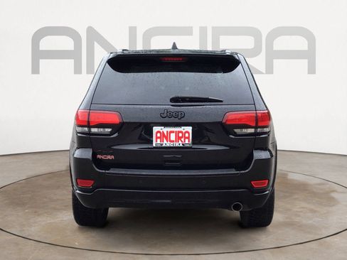 Used 2018 Jeep Grand Cherokee Altitude AWD/4WD image 11
