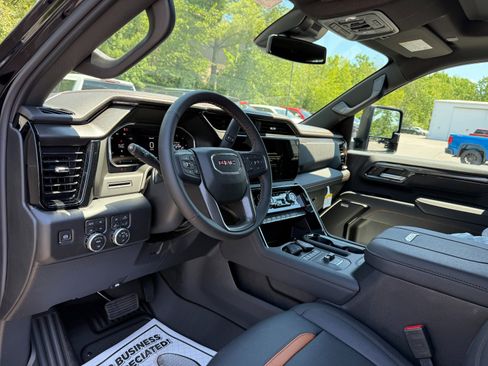 New 2026 GMC Sierra 2500 AT4 AWD/4WD image 13
