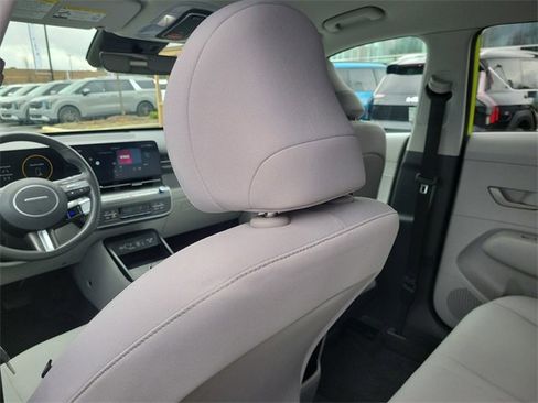 Used 2024 Hyundai Kona SEL w/ Convenience Package image 12