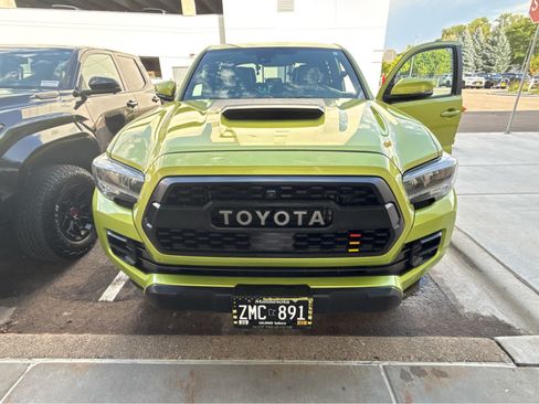 Used 2022 Toyota Tacoma TRD Pro AWD/4WD image 5