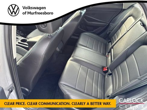 Used 2024 Volkswagen Jetta SE FWD image 9