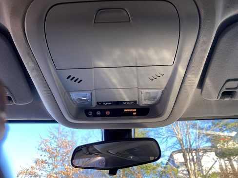 Used 2019 GMC Acadia SLE image 20