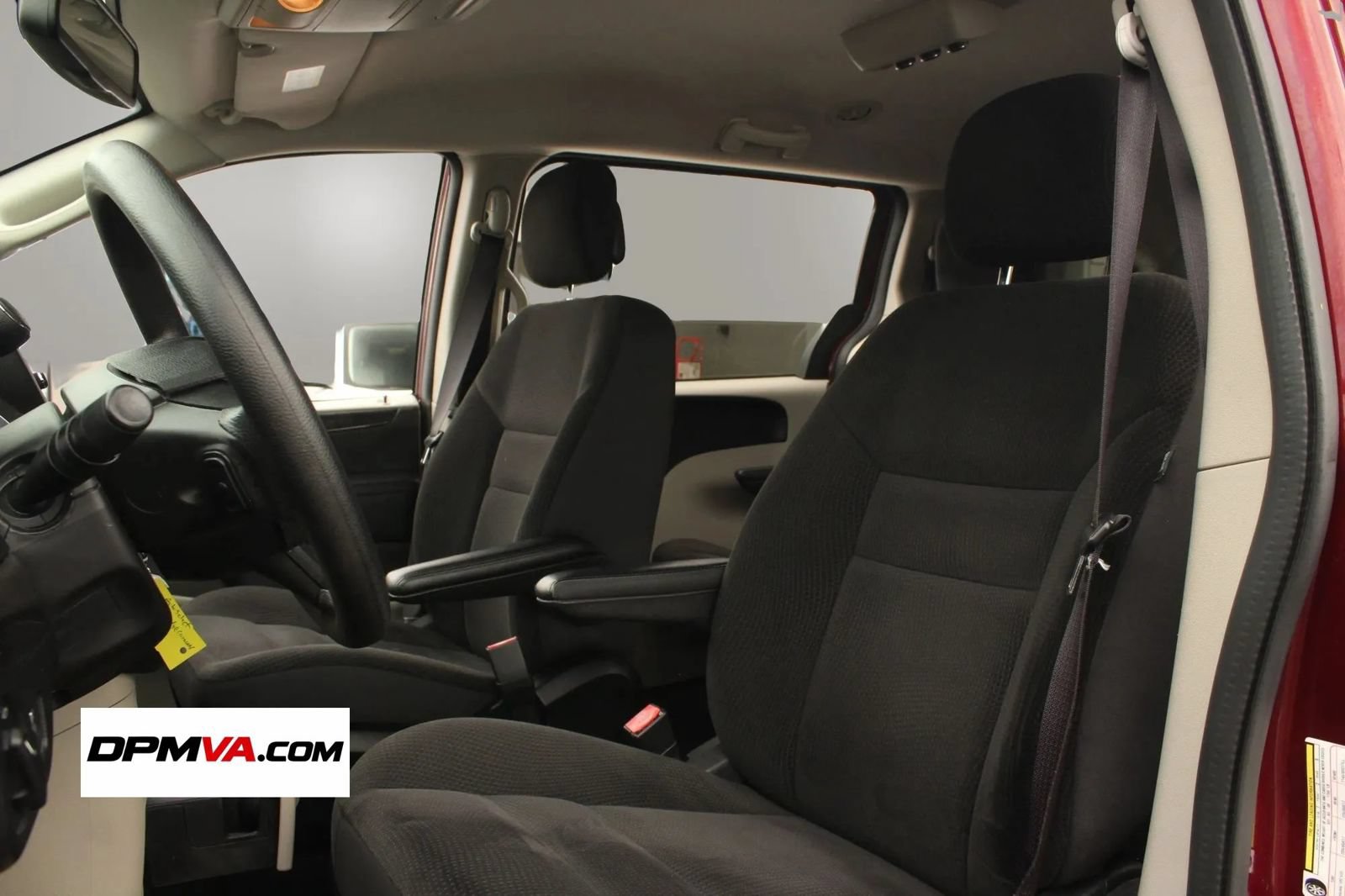 Used 2018 Dodge Grand Caravan SE w/ UConnect Hands-Free Group FWD image 16