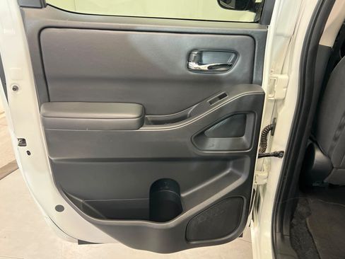 Used 2024 Nissan Frontier SV AWD/4WD image 19