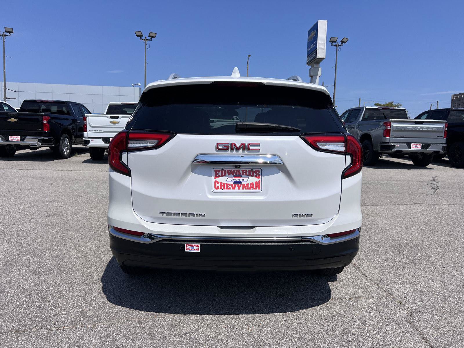 Used 2022 GMC Terrain SLT w/ Tech Package AWD/4WD image 31