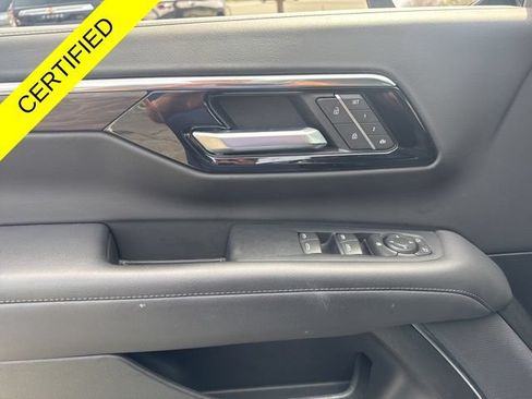 Used 2025 Chevrolet Suburban Z71 AWD/4WD image 10