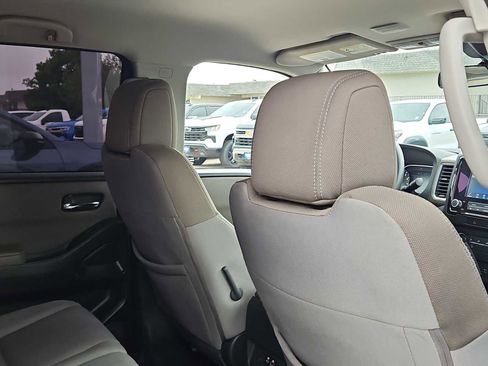 Used 2022 Nissan Frontier SV image 17