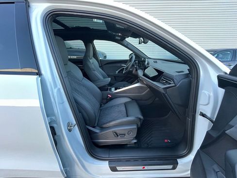 Used 2025 Audi SQ5 Premium Plus w/ Premium Plus Package image 48