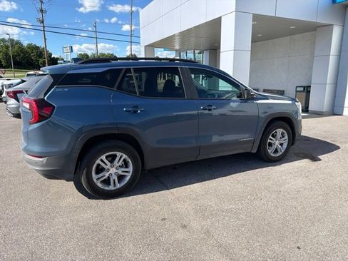 Used 2024 GMC Terrain SLE w/ Driver Convenience Package AWD/4WD image 13