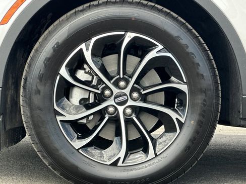 New 2026 Lincoln Nautilus Premier w/ Equipment Group 102A AWD/4WD image 25