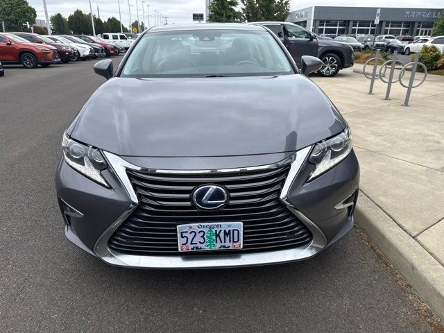 Used 2016 Lexus ES 300h w/ Luxury Package w/Wood Trim FWD image 5